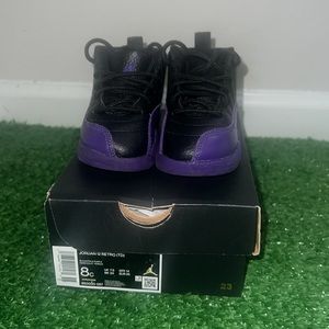 Toddlers Retro Jordan 12’s size 8C